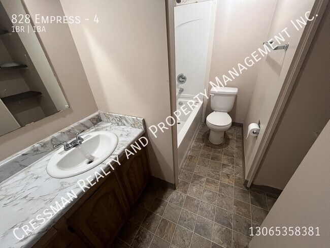 Photo - 1 bed, 1 bath APARTMENT located in Rosemont, Regina, SK. Unit 4