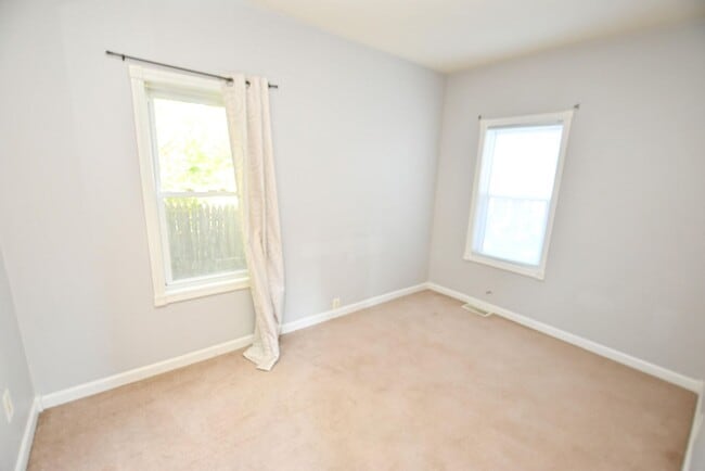 Photo - Mishawaka IN 2 Bedroom Home