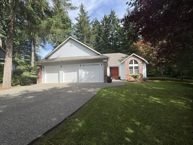 Building Photo - Relax and Unwind in This Beautiful Gig Harbor Rental