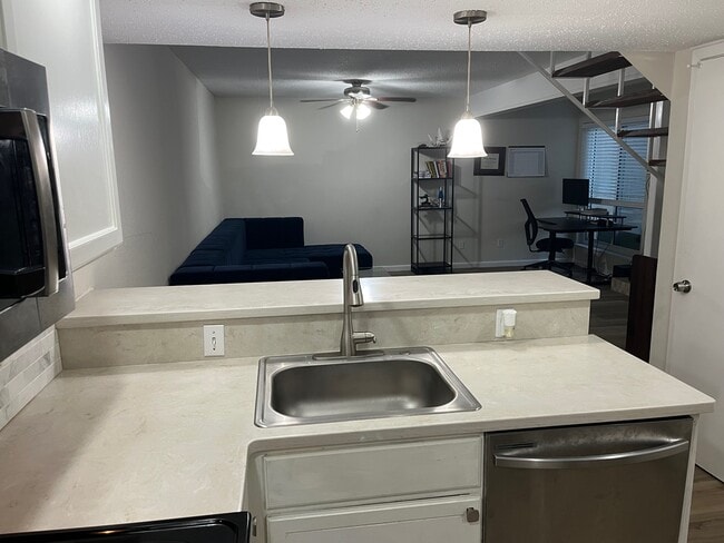 Photo - 3121 Park Ln