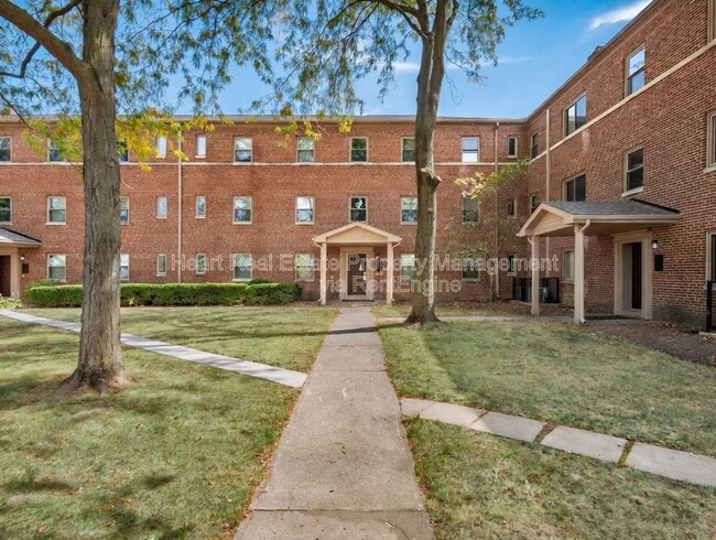 Photo - 1963 W Broad St Unidad 08