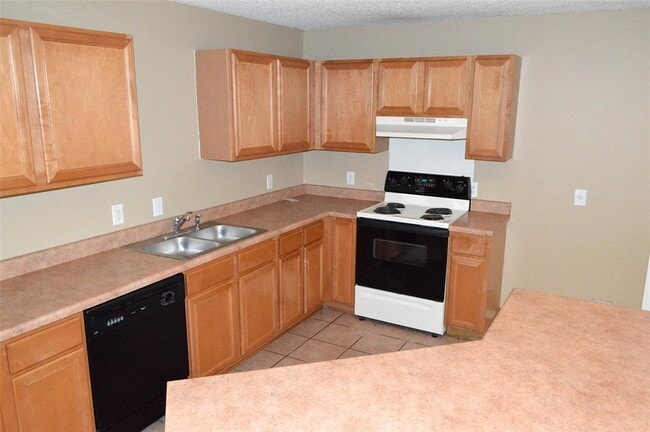 Photo - 2014 Carriage Club Dr