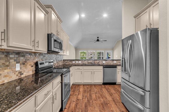 Photo - 9023 S Comanche Cir