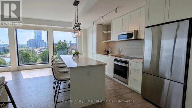 Photo - 185 Dunlop St E Unit 301