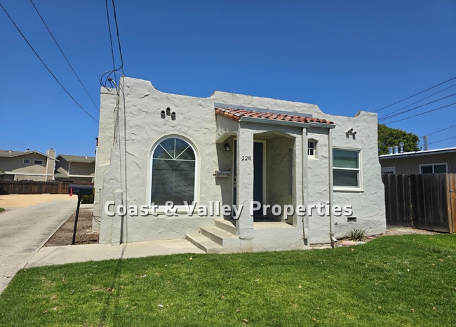Building Photo - 226-228 Lang Street, Salinas, CA 93901 Unit 226 Lang St. Rental