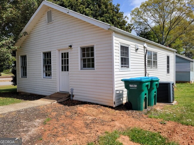 Building Photo - 1751 Atlanta Hwy SE