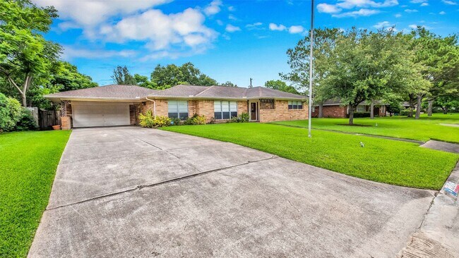 Photo - 7919 Montglen Dr