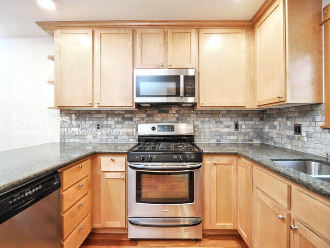 Photo - 3 Bed/2 Bath Townhome with Garage / Pet-Friendly / Vouchers Accepted / Available Now!
