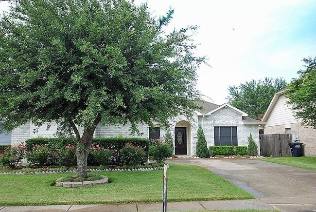Photo - 7311 Harpers Dr House