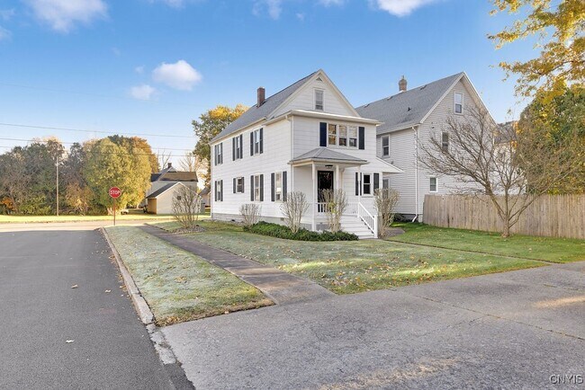 Photo - 17 Walcott St