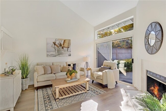 Photo - 1 Sandalwood Unidad 10