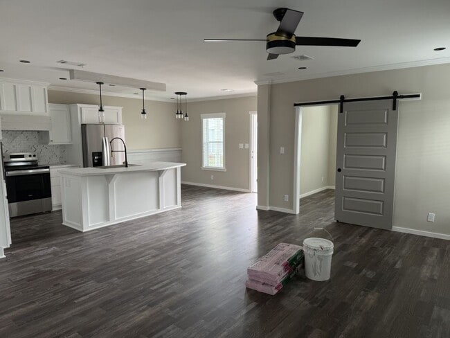 Building Photo - 1647 Voyager Dr