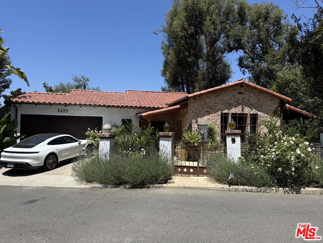 Photo - 3475 N Knoll Dr