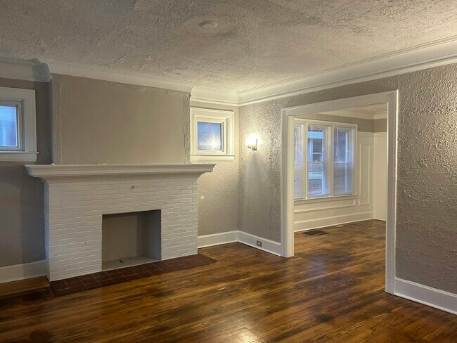 Photo - 2067 Hazelwood St