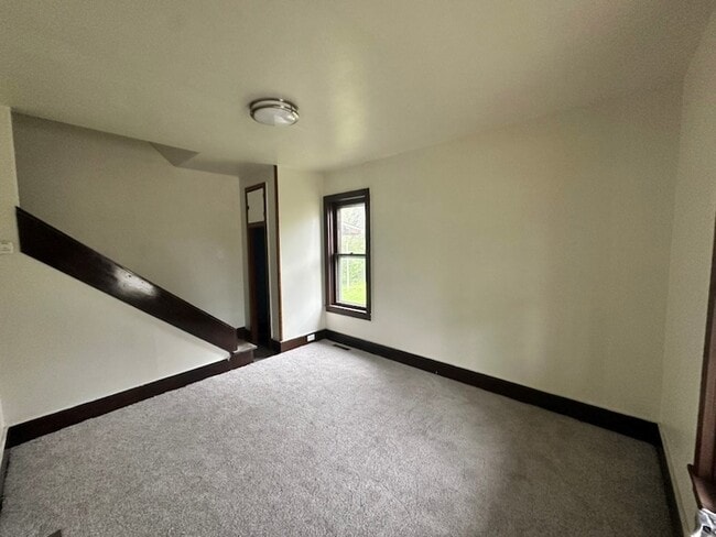 Photo - 306 Plummer St