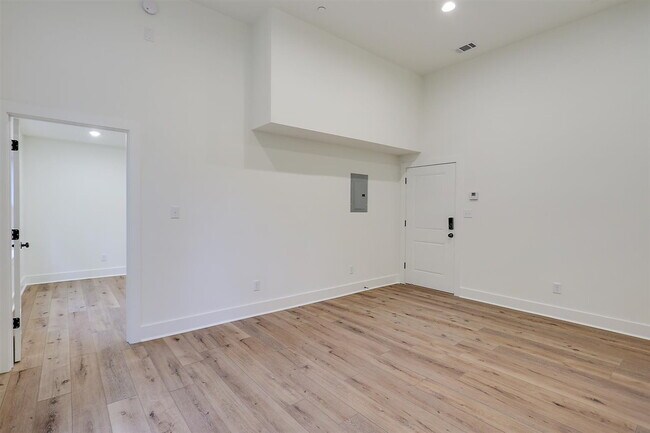 Photo - Charming 1BR in the Heart of Olde Towne Clinton Unidad C