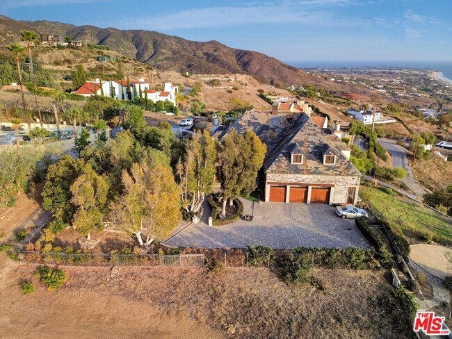 Photo - 5805 Foxview Dr