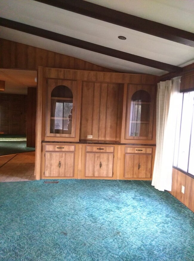 Building Photo - 2 bed 1 bath for rent
