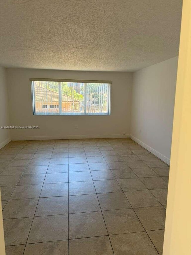 Photo - 6960 Miami Gardens Dr Unit 2-225