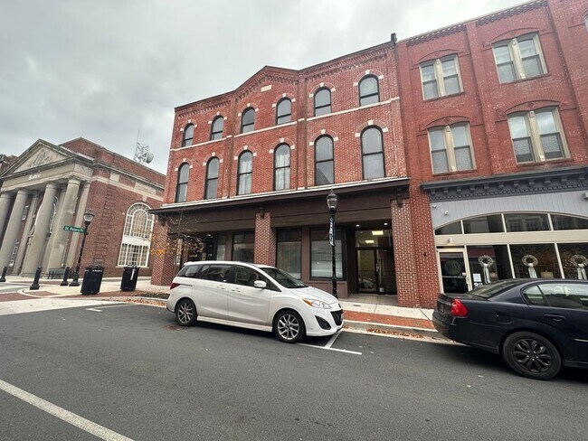Photo - 117 W Main St Apartments Unit 204