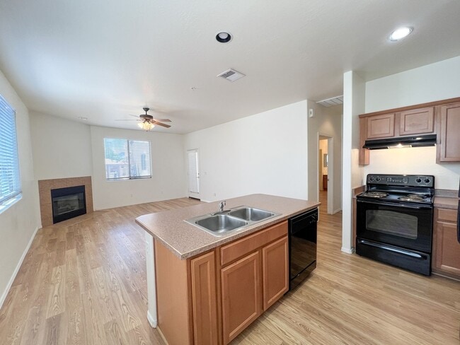 Photo - TOWNHOME - COTTONWOOD - VILLAS ON ELM
