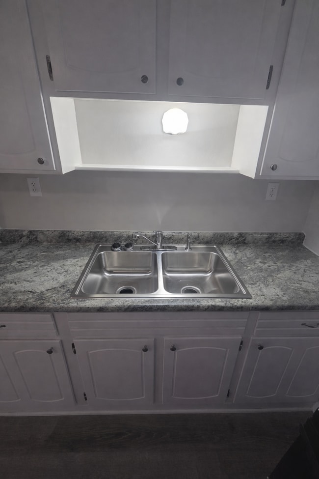 Photo - 6003 Burns St Unit 4