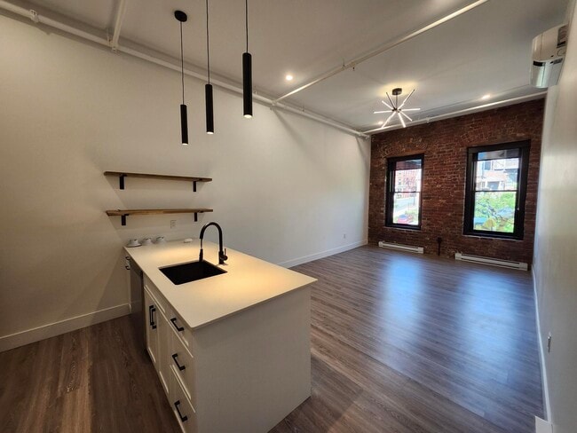 Building Photo - 57 Canterbury St Unit 406