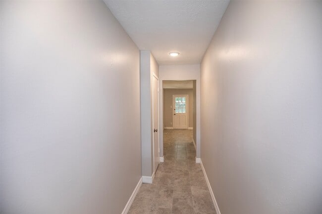 Photo - 802 Wavecrest Ln