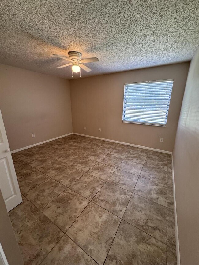 Photo - 1403 Lakeview Dr E Condo Unit 1403