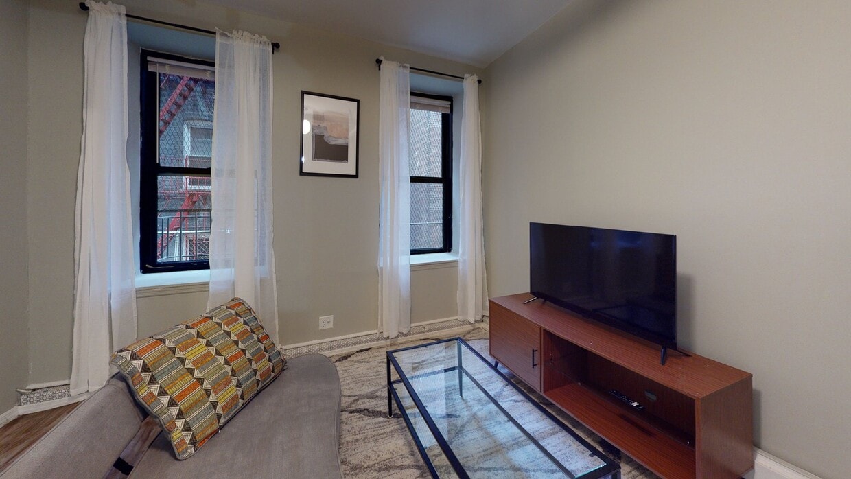 Photo - Private bedroom in 3 bed/2 bath Home