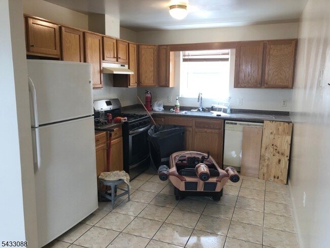 Photo - 76 Port Ave Unit 2