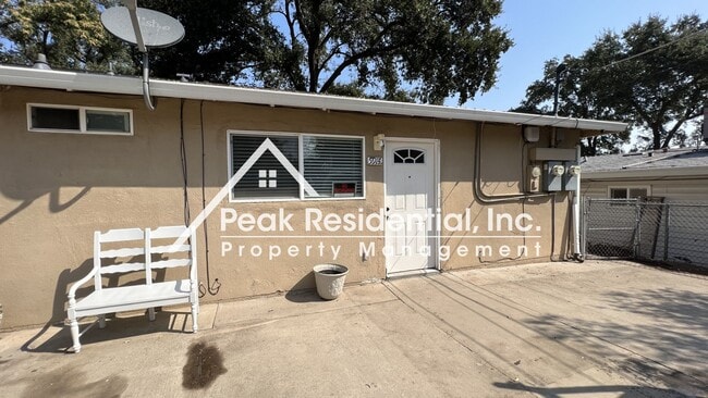 Photo - Carmichael 2bd/1ba Duplex near Manzanita & Auburn Blvd