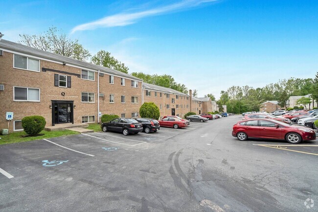 Building Photo - Green Forest Apartments