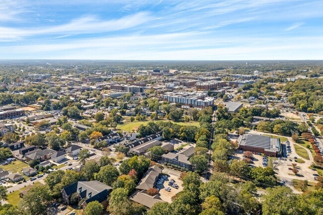 Photo - 324 N Ross St