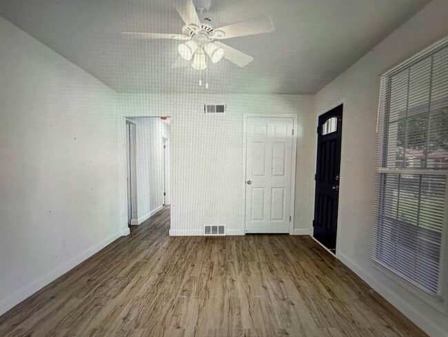 4838 Shayne Ln