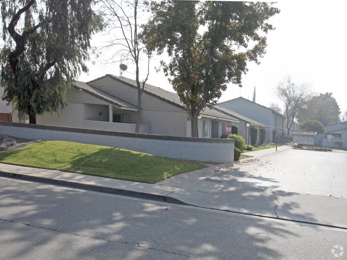 Photo - Cameron Commons