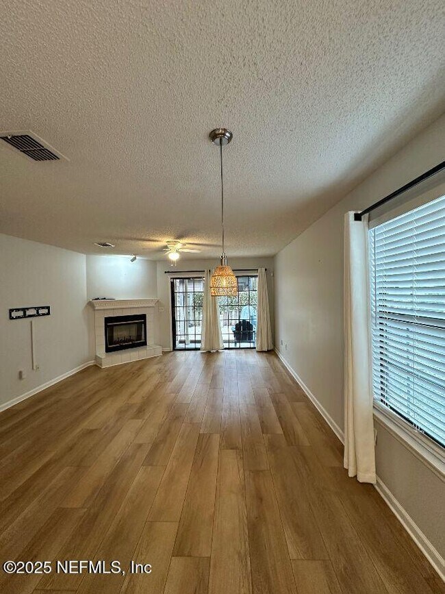 Photo - 2091 Gail Ave