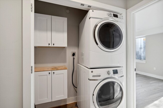 Photo - 1618 N Sydenham St Unit B