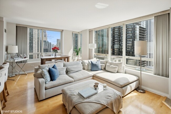 Photo - 33 W Ontario St Unit 32a