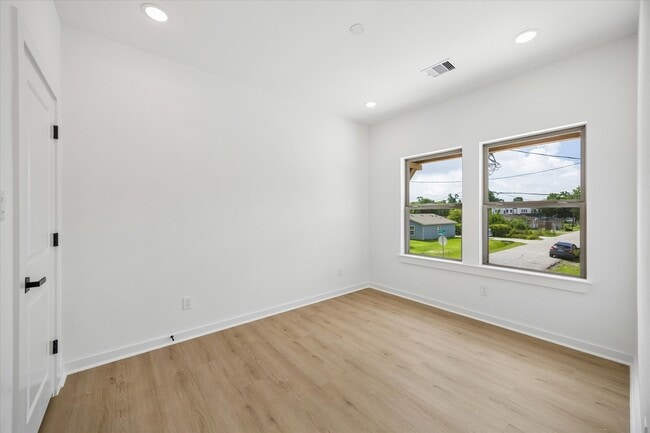 Photo - 8129 Safebuy St Unidad B