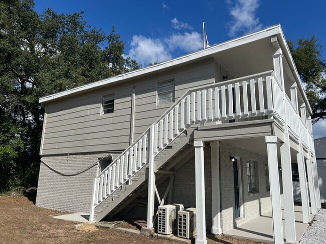 Photo - 6642 Applegate St