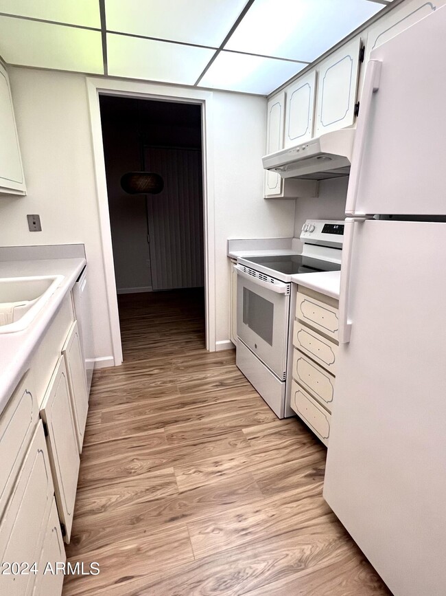 Photo - 9815 W Lancaster Dr