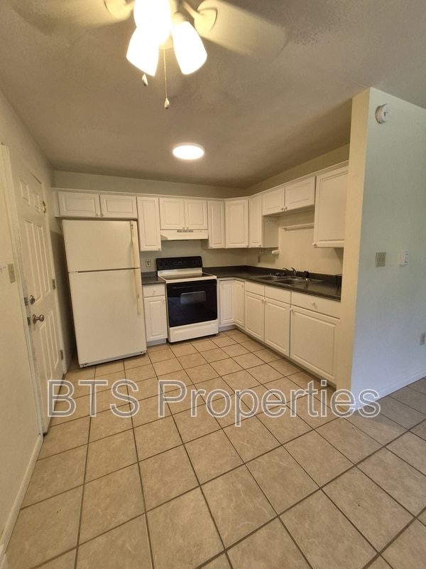 Building Photo - 5917 W Plank Rd Rental