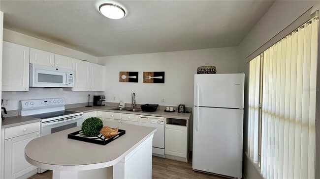 Photo - 2710 Club Cortile Cir