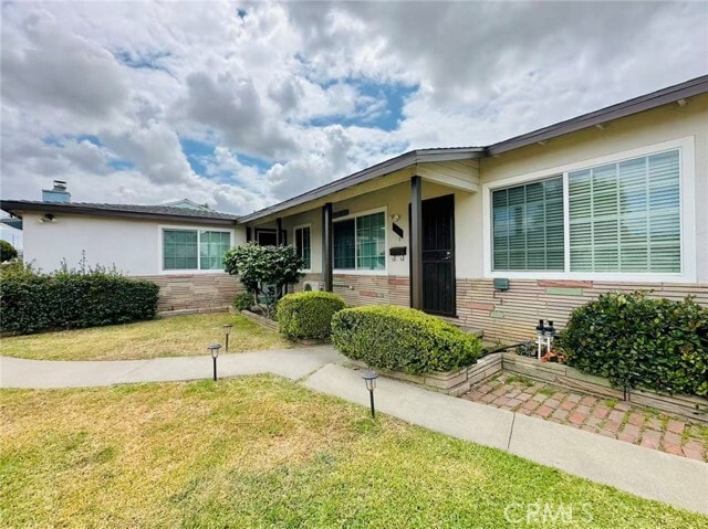 Photo - 400 E Fernfield Dr