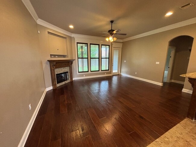 Photo - Large 4 Bedroom Home in Benton