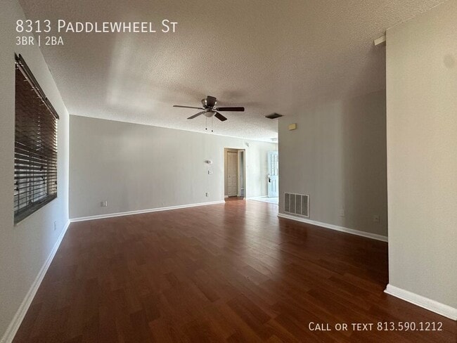 Photo - 8313 Paddlewheel St