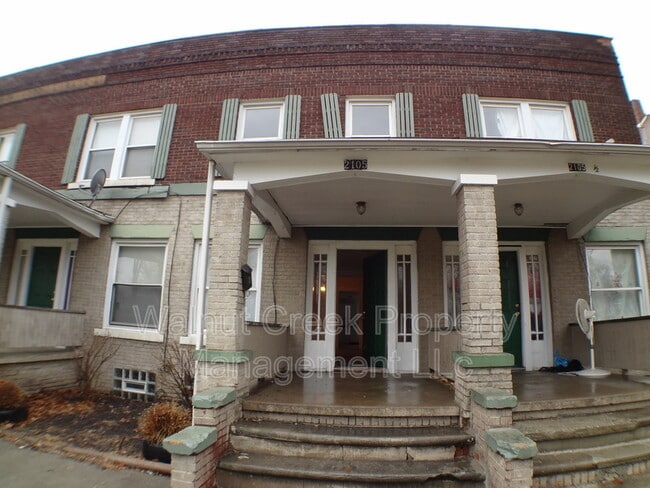 Building Photo - 2105 E 31st St Unit 2105