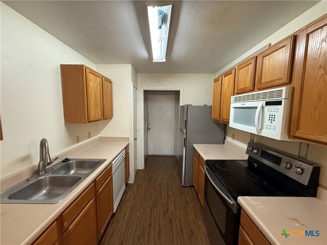 Photo - 1000 Sagewood Trail