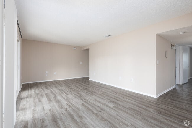 2BR, 2BA - 1196SF